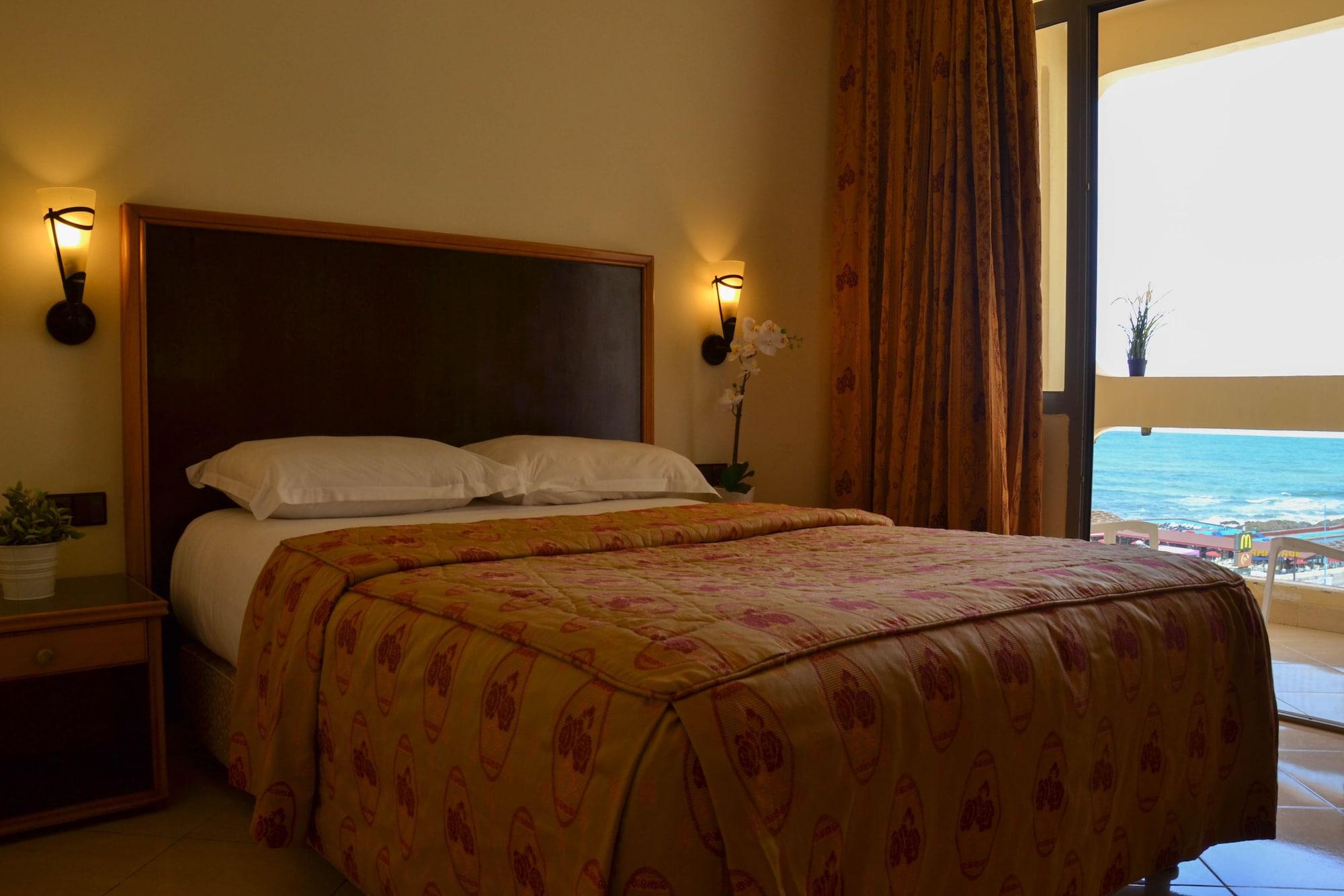 Azur Hotel 4*