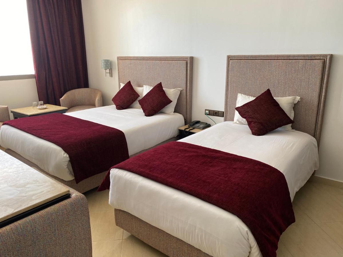 Azur Hotel 4*