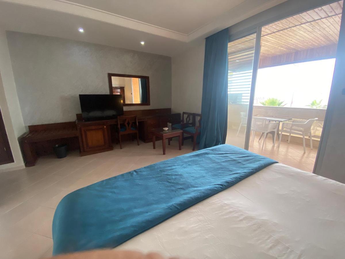Azur Hotel 4*