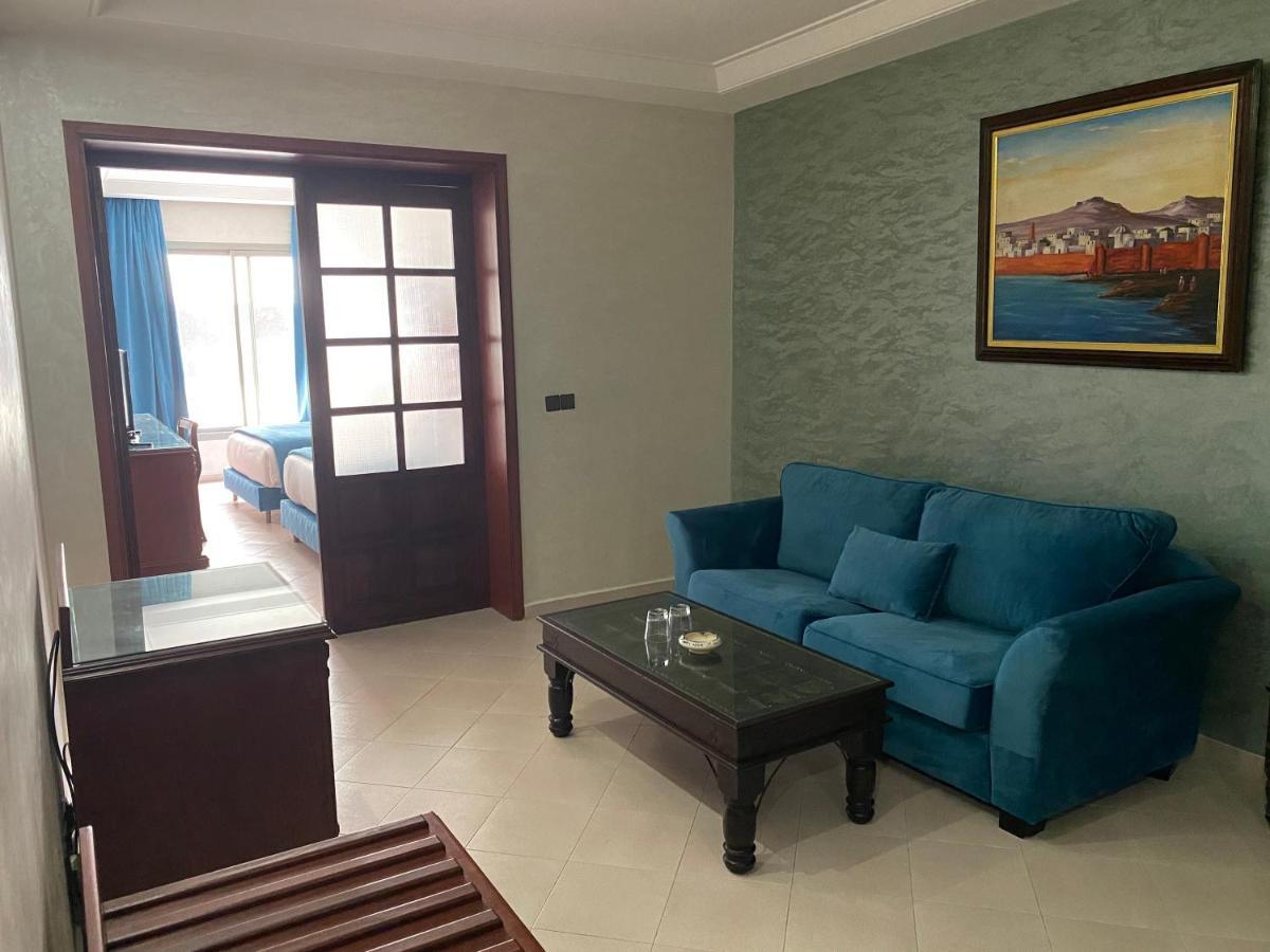 Azur Hotel 4*