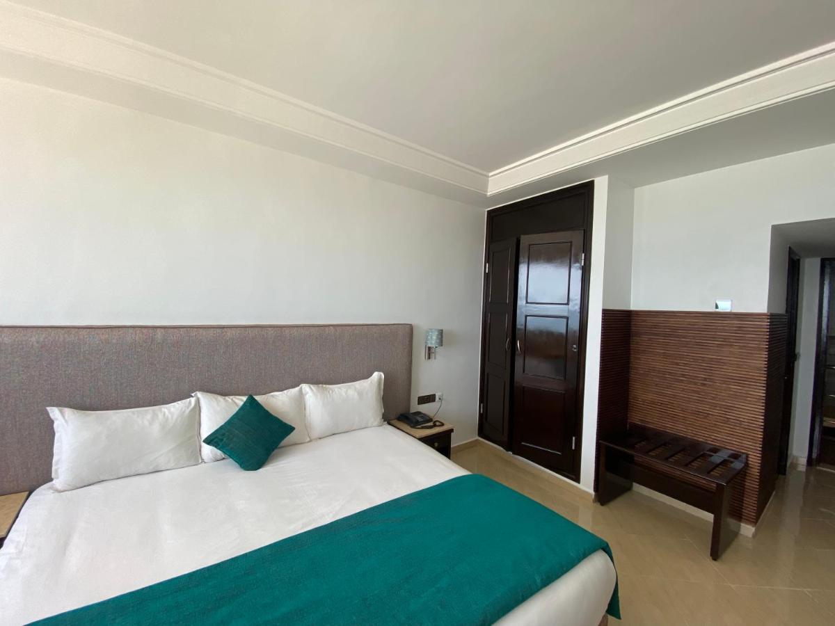 Azur Hotel